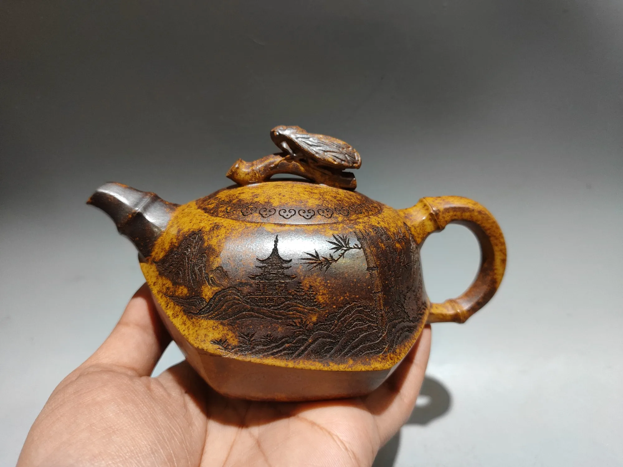Yixing Purple Clay Pot Golden Cicada Statue Cover Mountain and River Pattern Hexagonal shaped pot Kettle Teapot Flagon