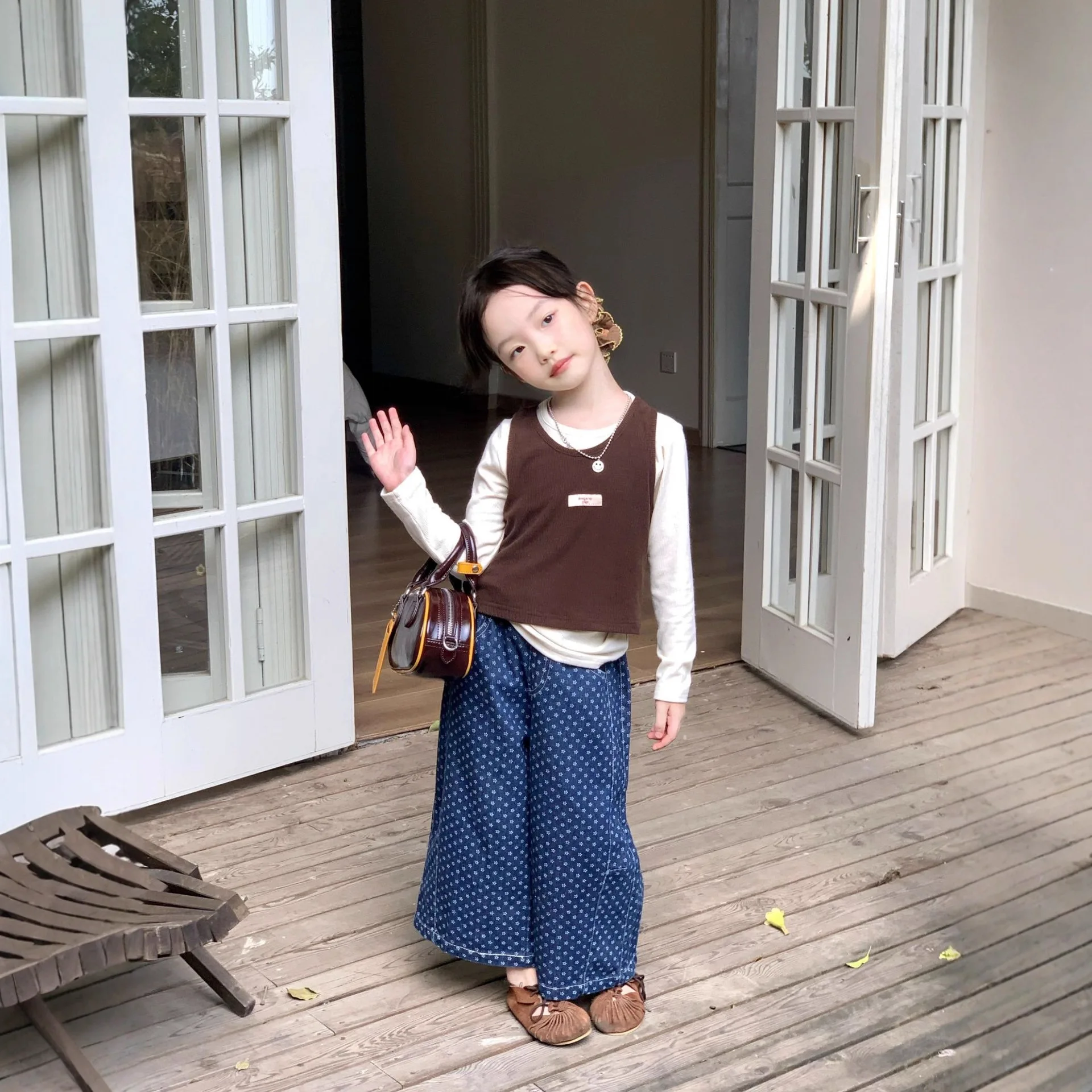 

Girls Suit 2025 Autumn New Children's Clothing Korean Style Girl Baby Color Label Vest Bottom Shirt Floral Jeans Three Sets
