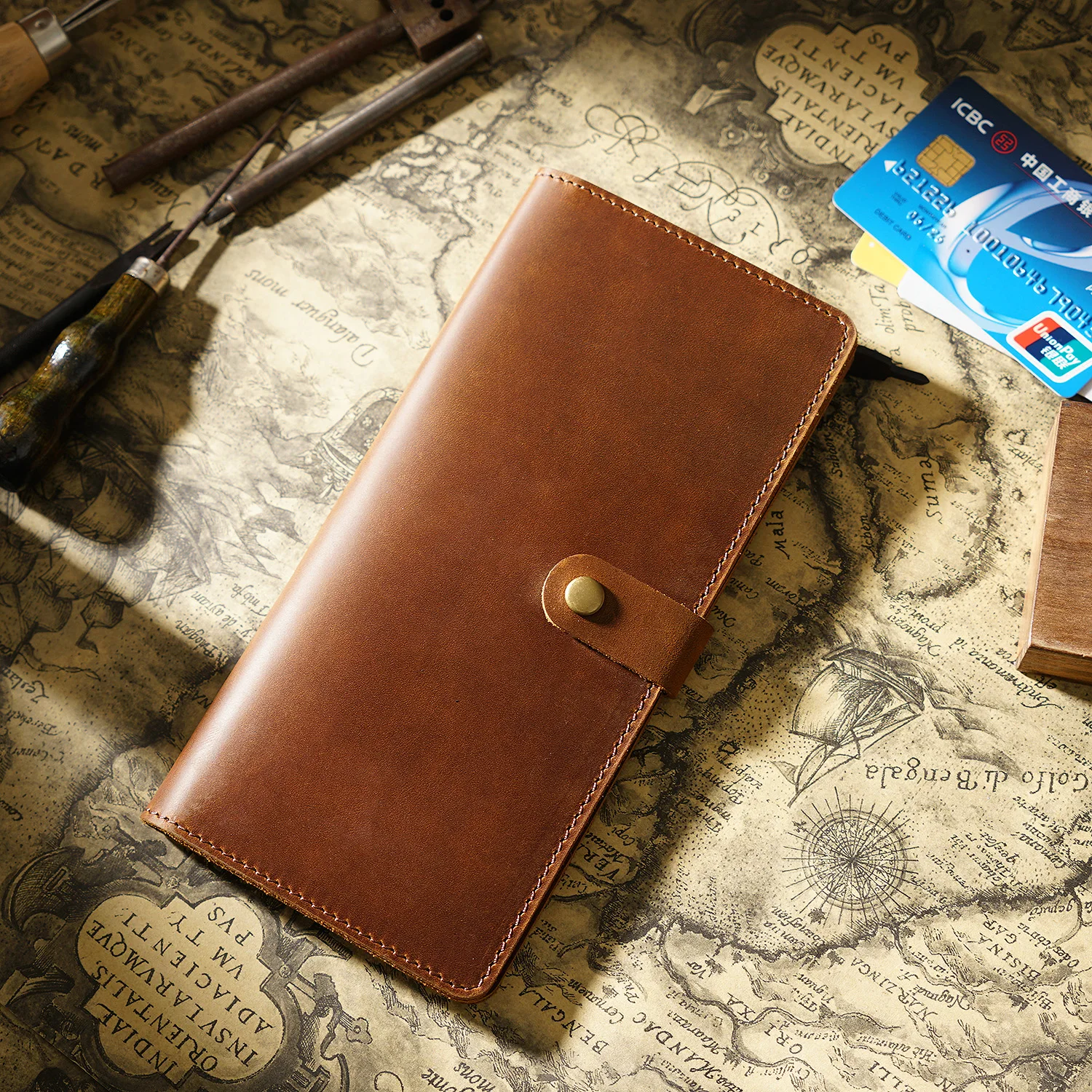 AIGUONIU Wholesale Custom Long Vintage Crazy Horse Genuine Leather Checkbook Cover Wallet Card Holder for Men or Women