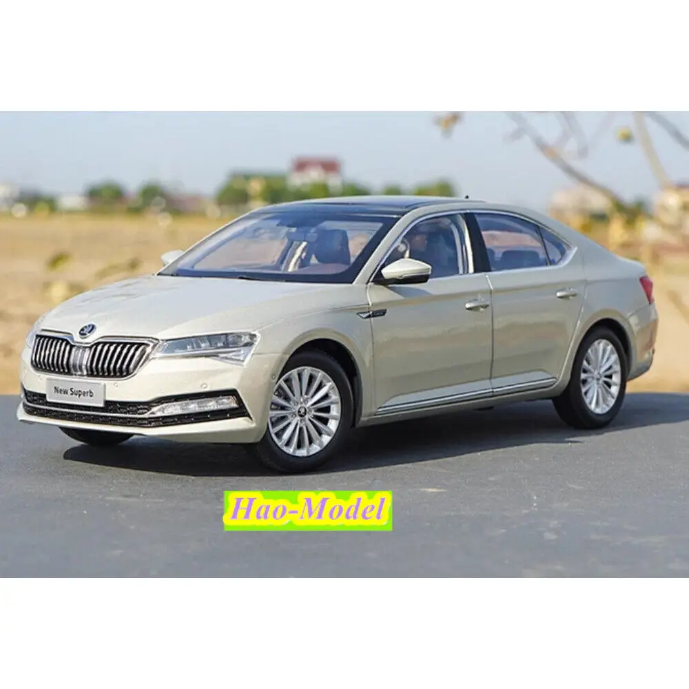 1/18 For Shanghai Volkswagen Skoda Superb 2020 Alloy Diecast Model Car Toys Birthday Gifts Hobby Display Collection Ornaments