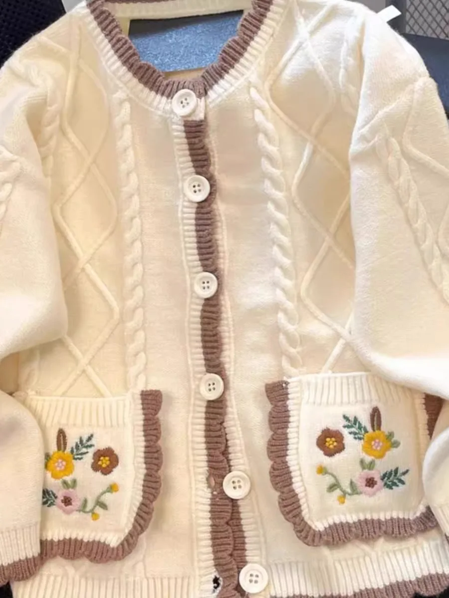 

French Gentle Style Soft Sweater Color Blocked O-neck Embroidered Flower Coat Knitted Cardigan Elegant Temperament Women's Top