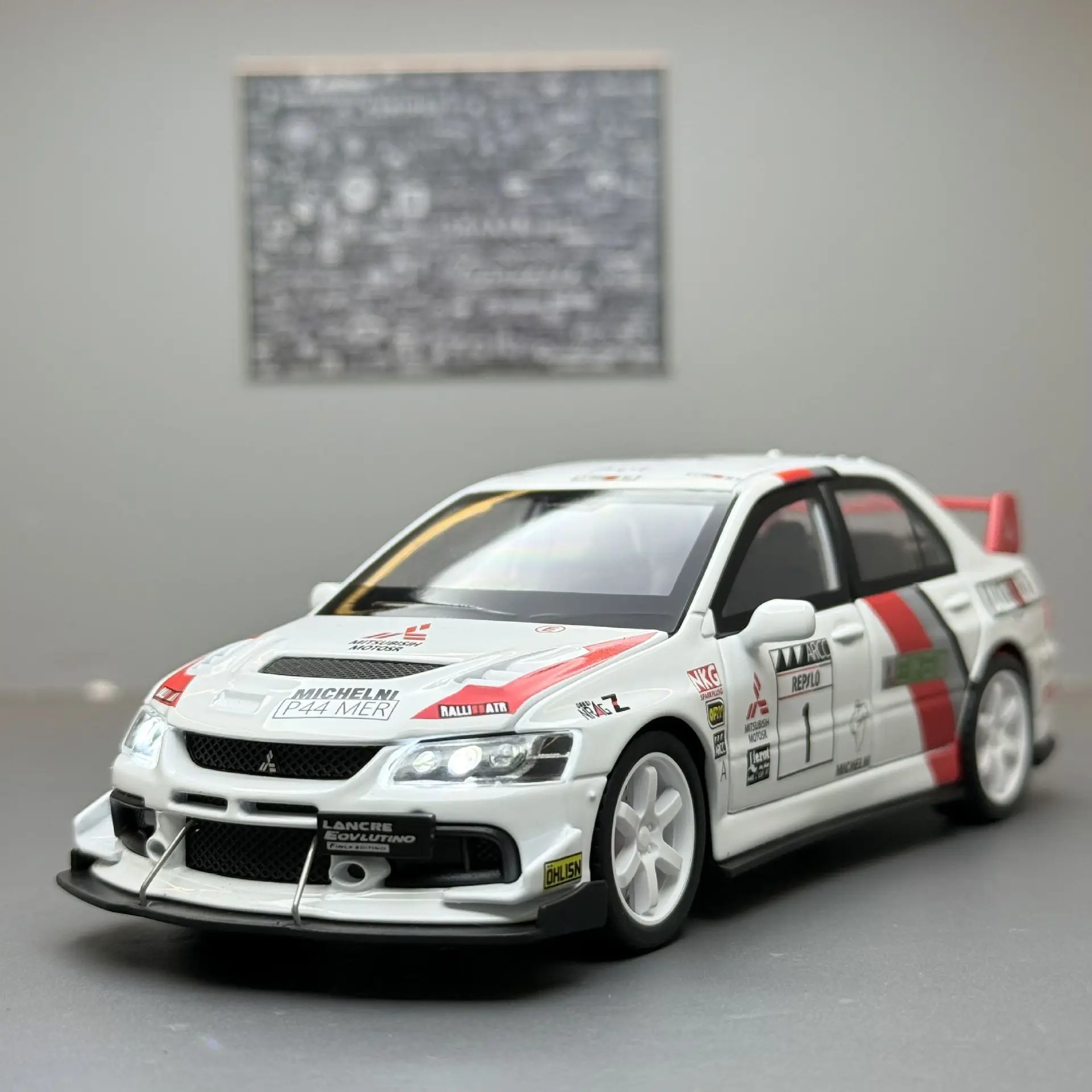 

Zhongyuanxing 1:32 EVO Rally Car Model High Detail Power Toy Model Birthday Gift Toy Decoration Collection