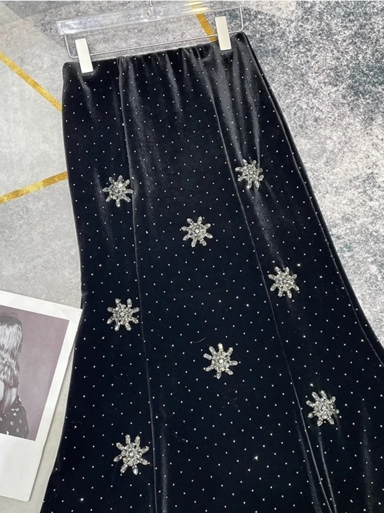Elegant Velvet Skirt Fall/Winter New Rhinestone Hot Drill Stitching Black Skirts Women Fashion Fleece-Lined Warm Fishtail Dress