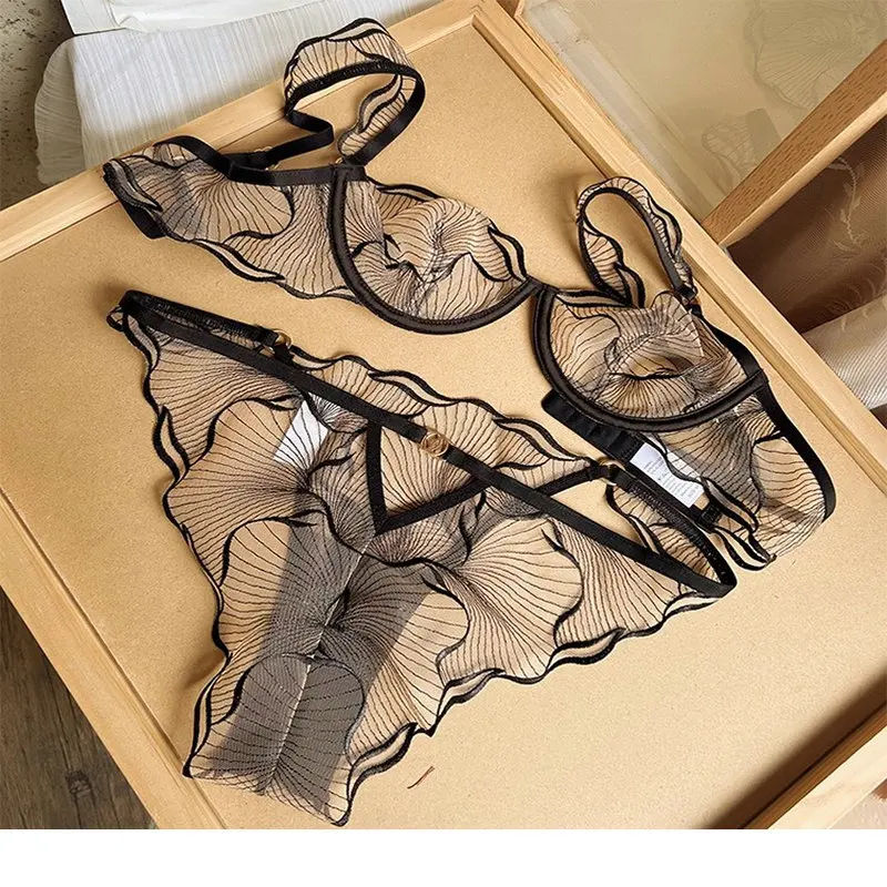 Picture 4: Sexy Utra-thin Embroidered Underwear Transparent Lace Bra Set