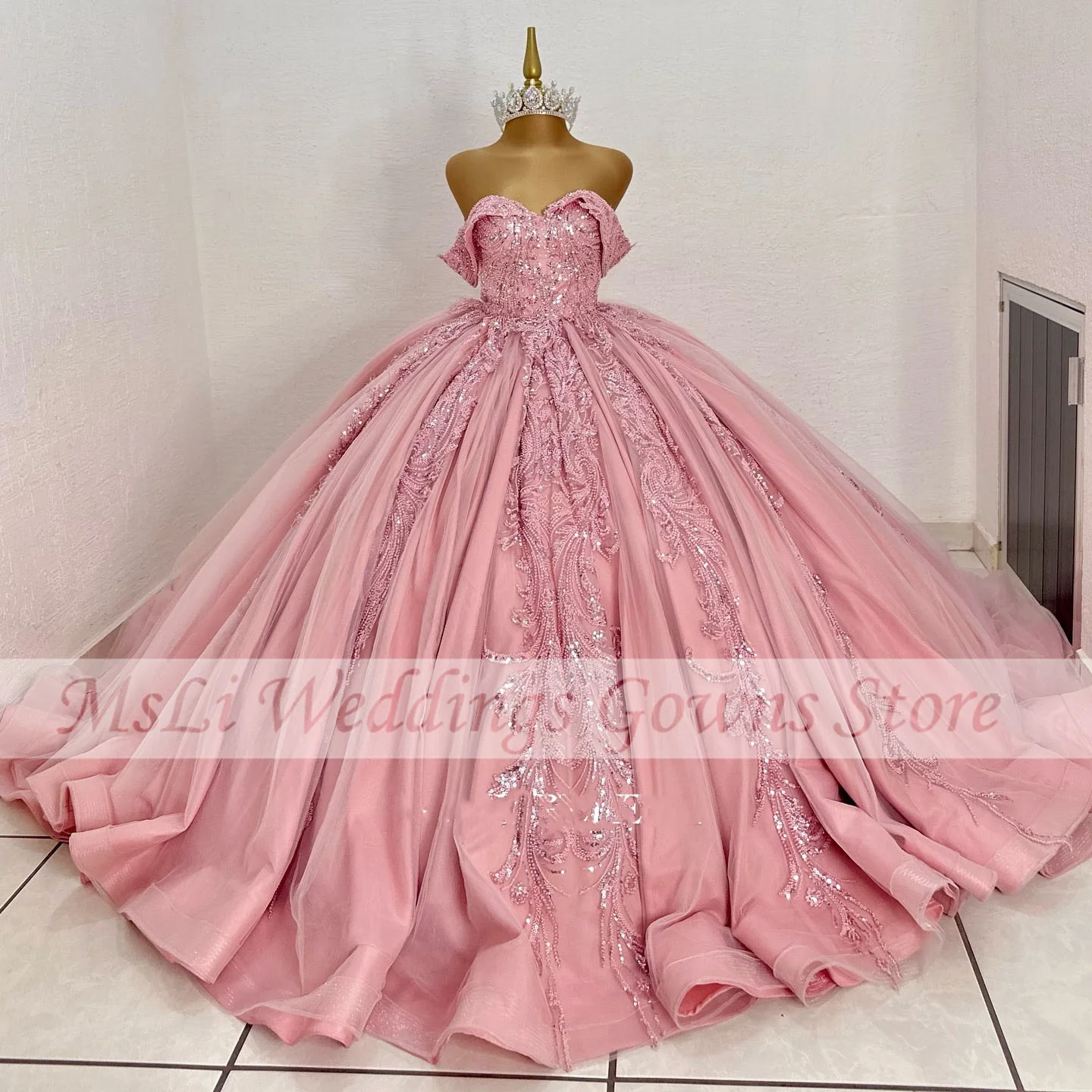 فساتين Quinceanera الوردية الفاخرة ثوب حفلة مطرزة بالخرز رداء حفلات رسمي حلو 16 فستان vestidos de 15 quinceañera