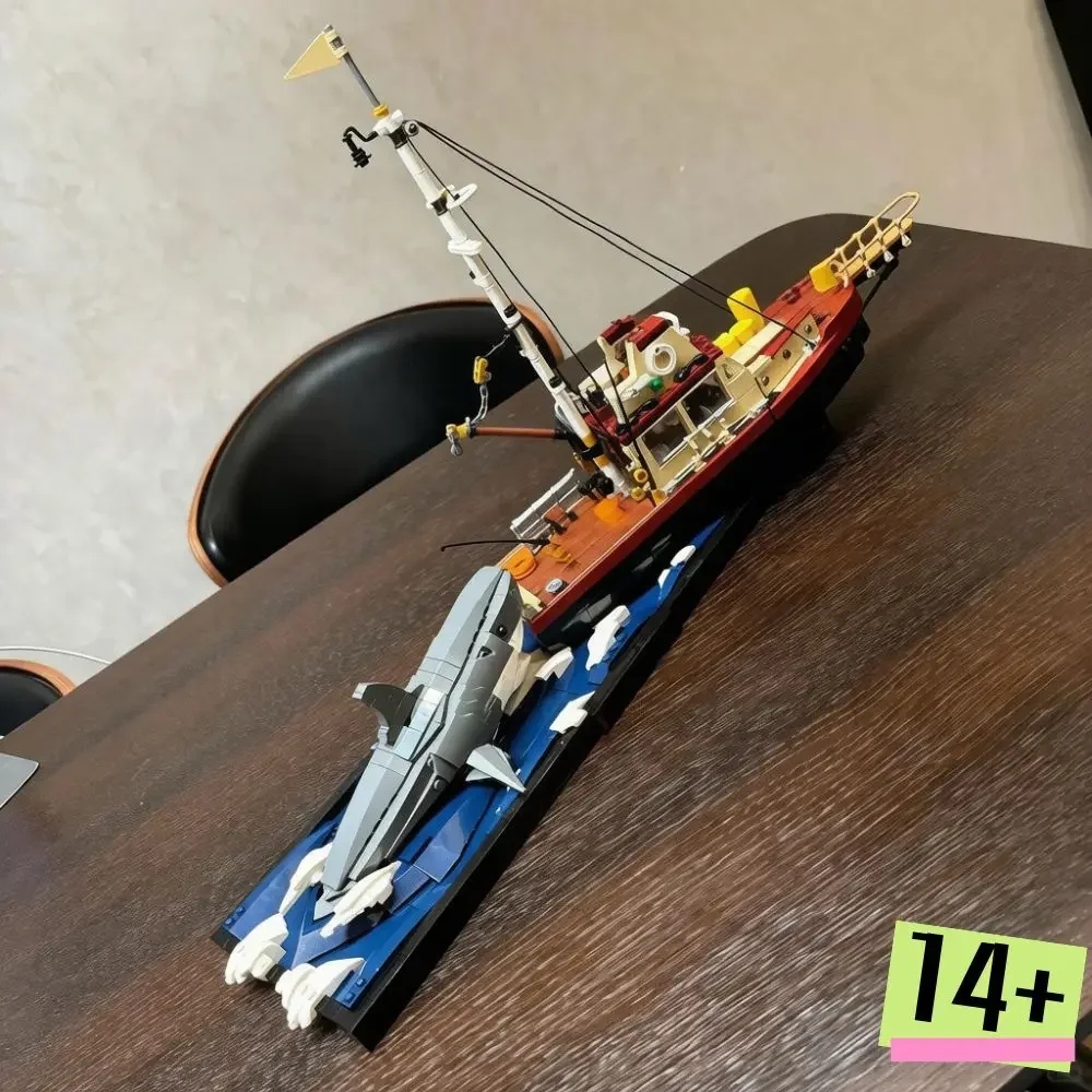 1497 Teile NEUES Kreatives Modell Jaws Diorama Boot Hai Piratenschiff Bausteine Fischereiboot Spielzeug Bausteine Weihnachtsgeschenke – Detail 6