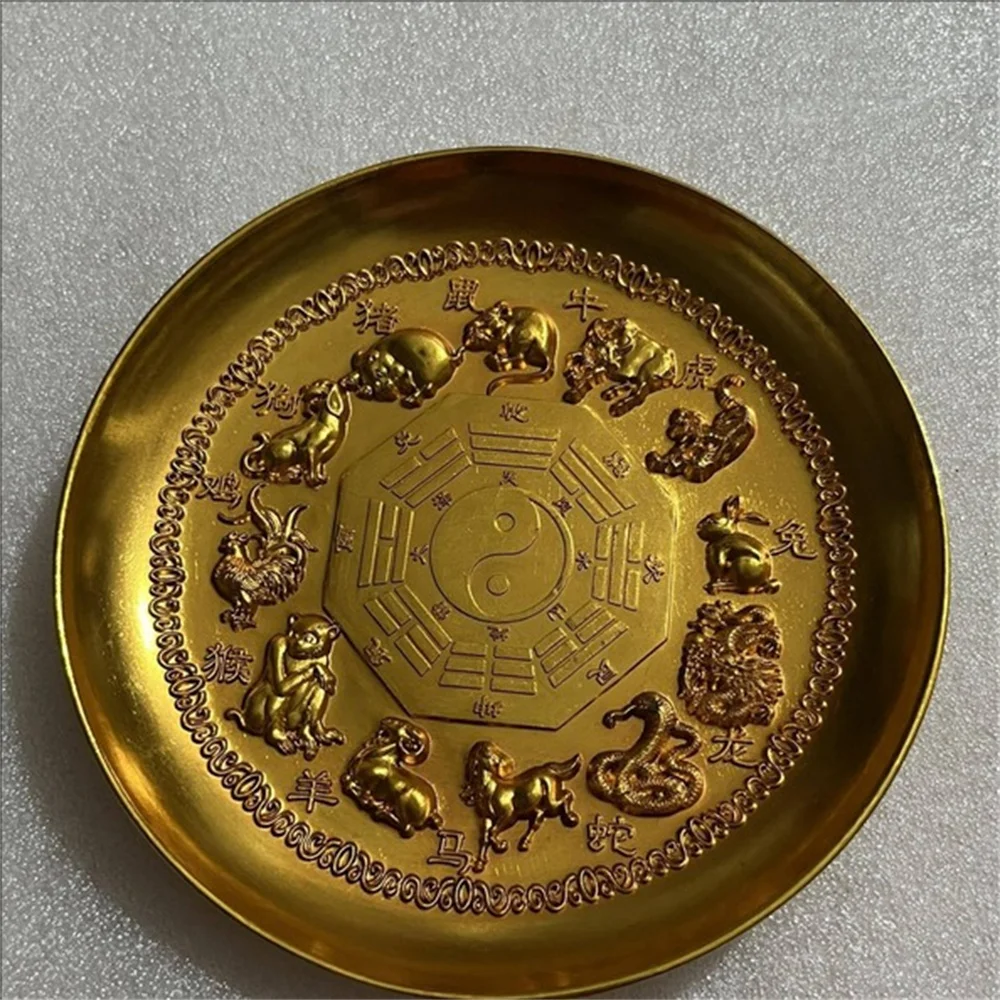 

The Qianlong Emperor of the Qing Dynasty bestowed the Eight Trigrams Plate of the Twelve Zodiac Animals as a home craft ornament