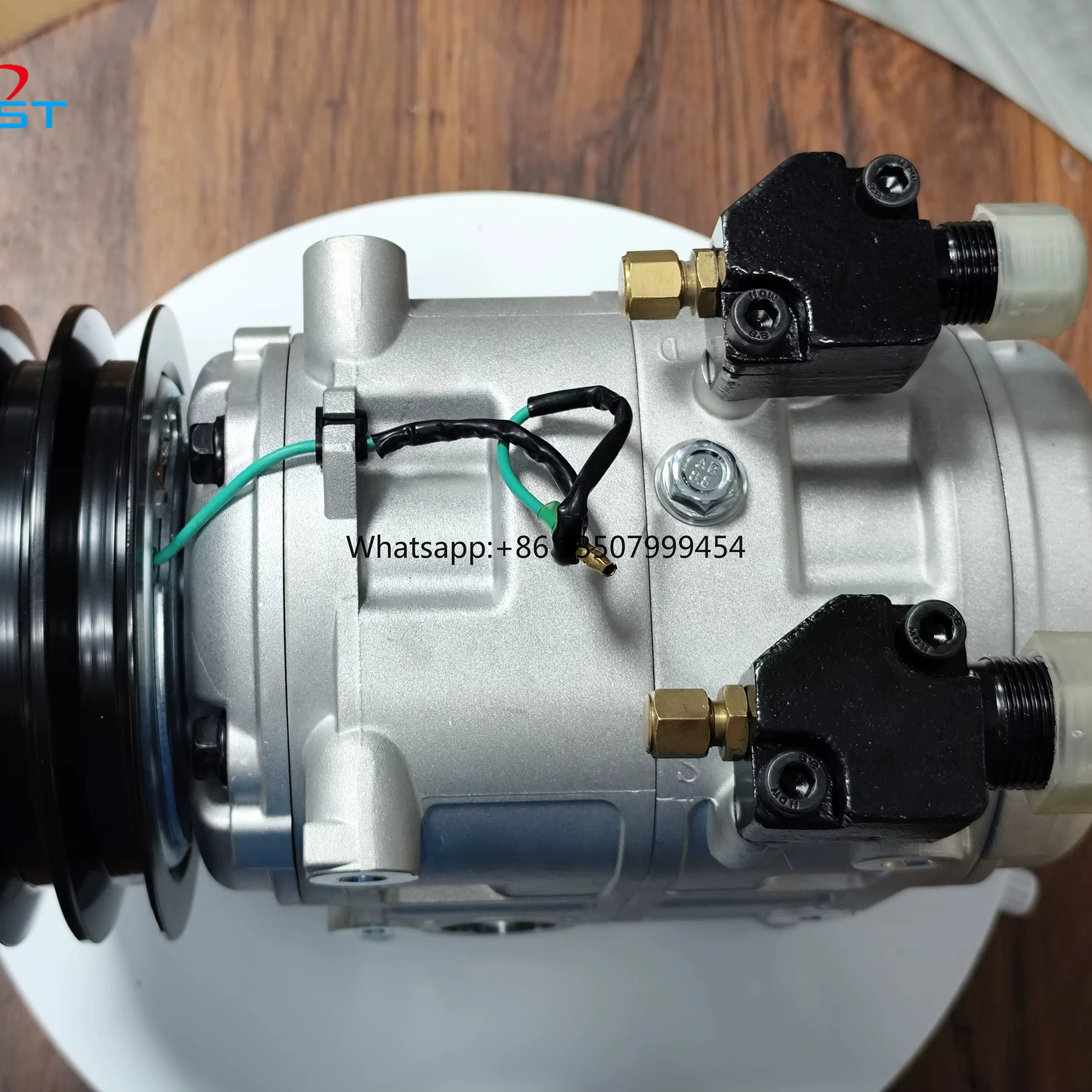 

RGFROST DKS32 12V/24V High-Voltage Electric Compressor Super Strong Cooling Power for Universal Car Fitment 1 Year Condition