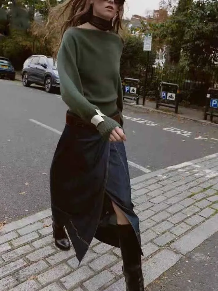 

European and American style winter new fashion women's clothing simple long-sleeved asymmetrical neckline bracelet knit sweater