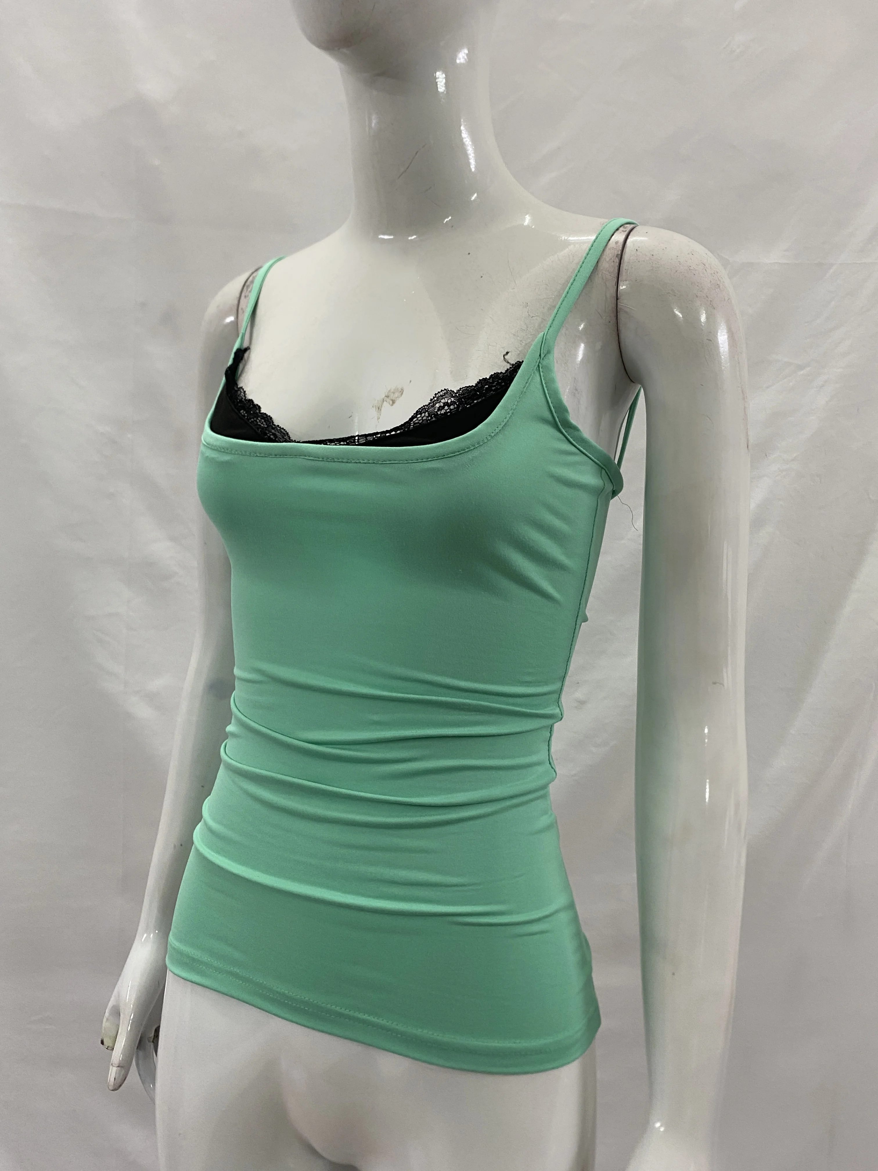 Frisches INS-Spitzen-Patchwork-Top mit Fake-Two-Piece-Effekt, schmal geschnitten, mit Trägern, sommerlich, sexy, mit Aufdruck, für Damen – Detail 4