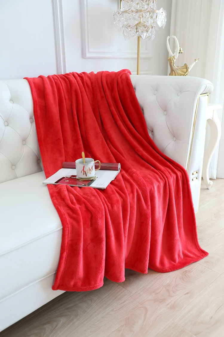 

1pcs Soft Blankets Red color flannel 280GSM Warm Fleece Lightweight Throw Blanket for couch , bed, sofa