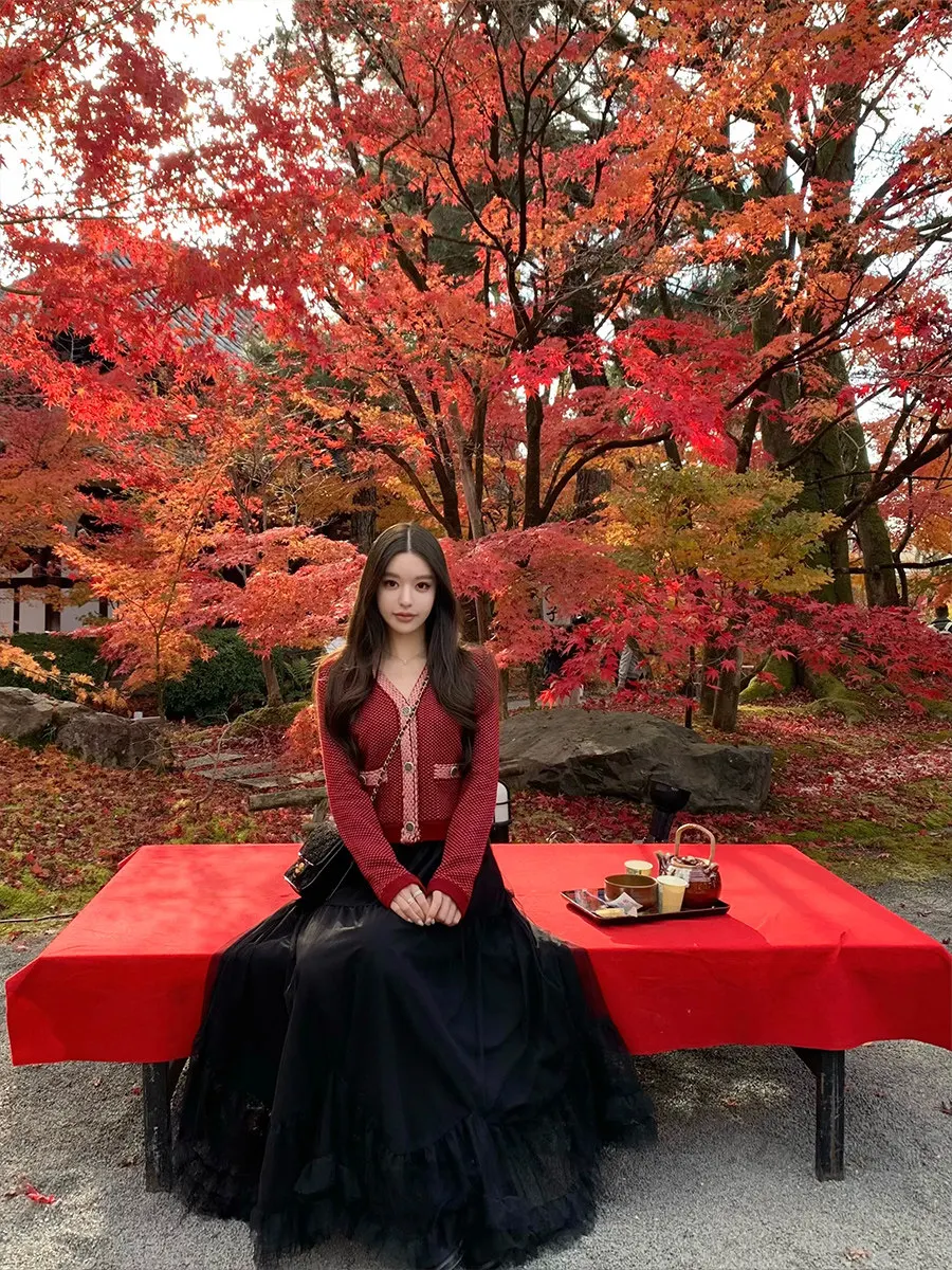 

Доброе утро, Fan Fan 26: Вязаный шерстяной кардиган с V-образным вырезом, женский, Aosphere Sensation, красный свитер, весенний, с длинными рукавами, на пуговицах.