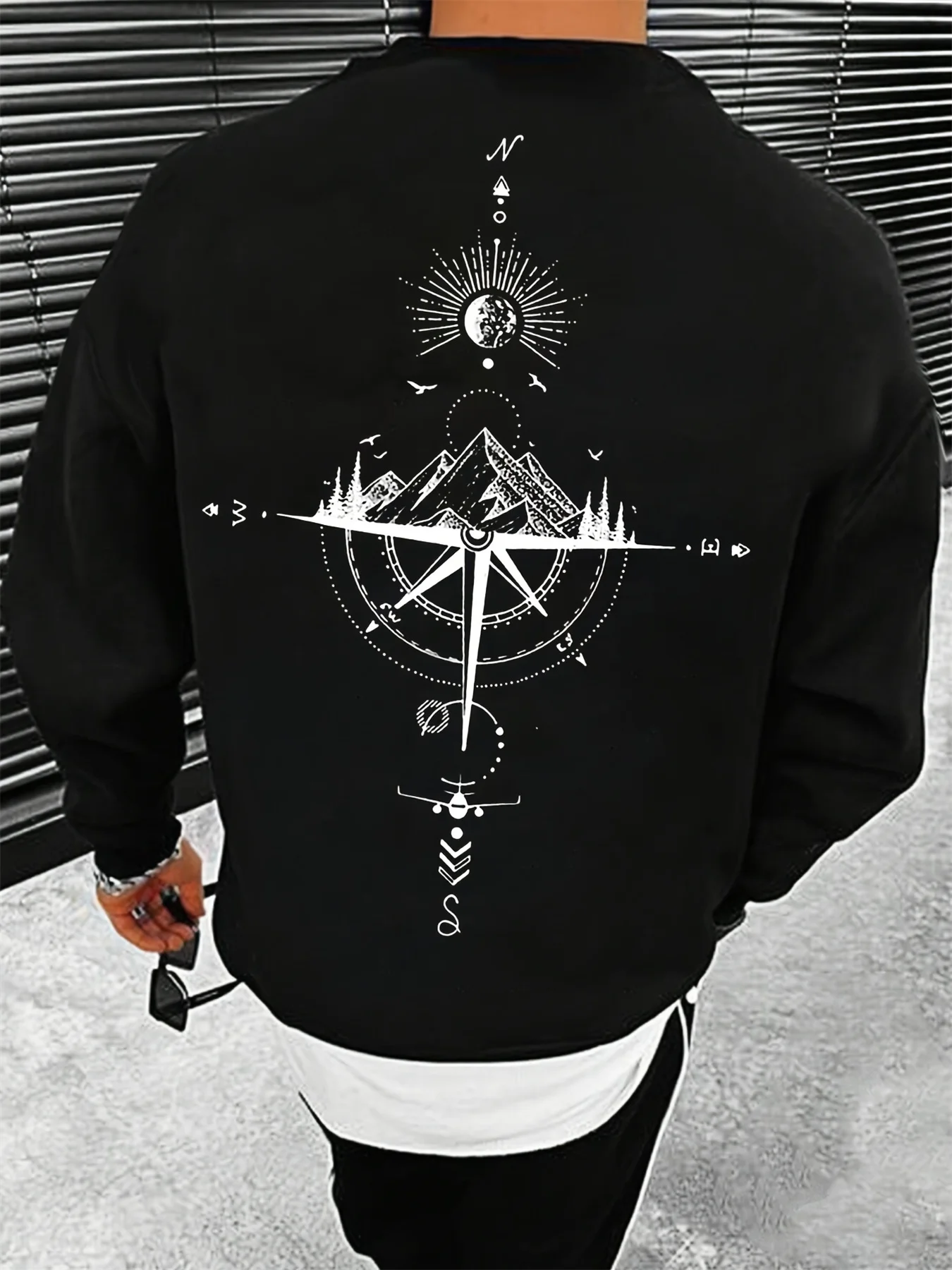 Outono e inverno masculino moda casual solto montanha e bússola impressão gráfica manga comprida em torno do pescoço moletom