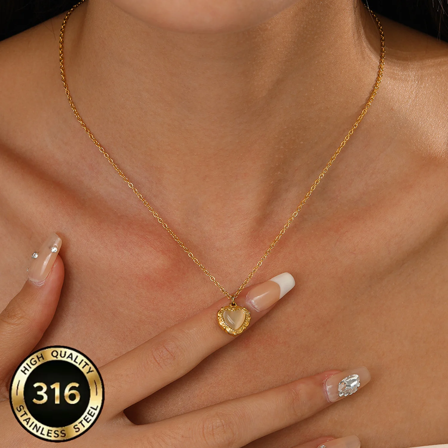 French Vintage INS Simple Heart Stainless Steel Necklace with Pearl and Mother-of-Pearl Heart, Women's Collarbone Necklace