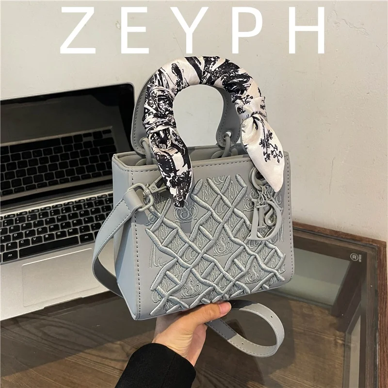 

Zeyph High-End Large Capacity Handheld Baguette Shoulder Bag Fashionable Versatile Women's Purse for All Seasons