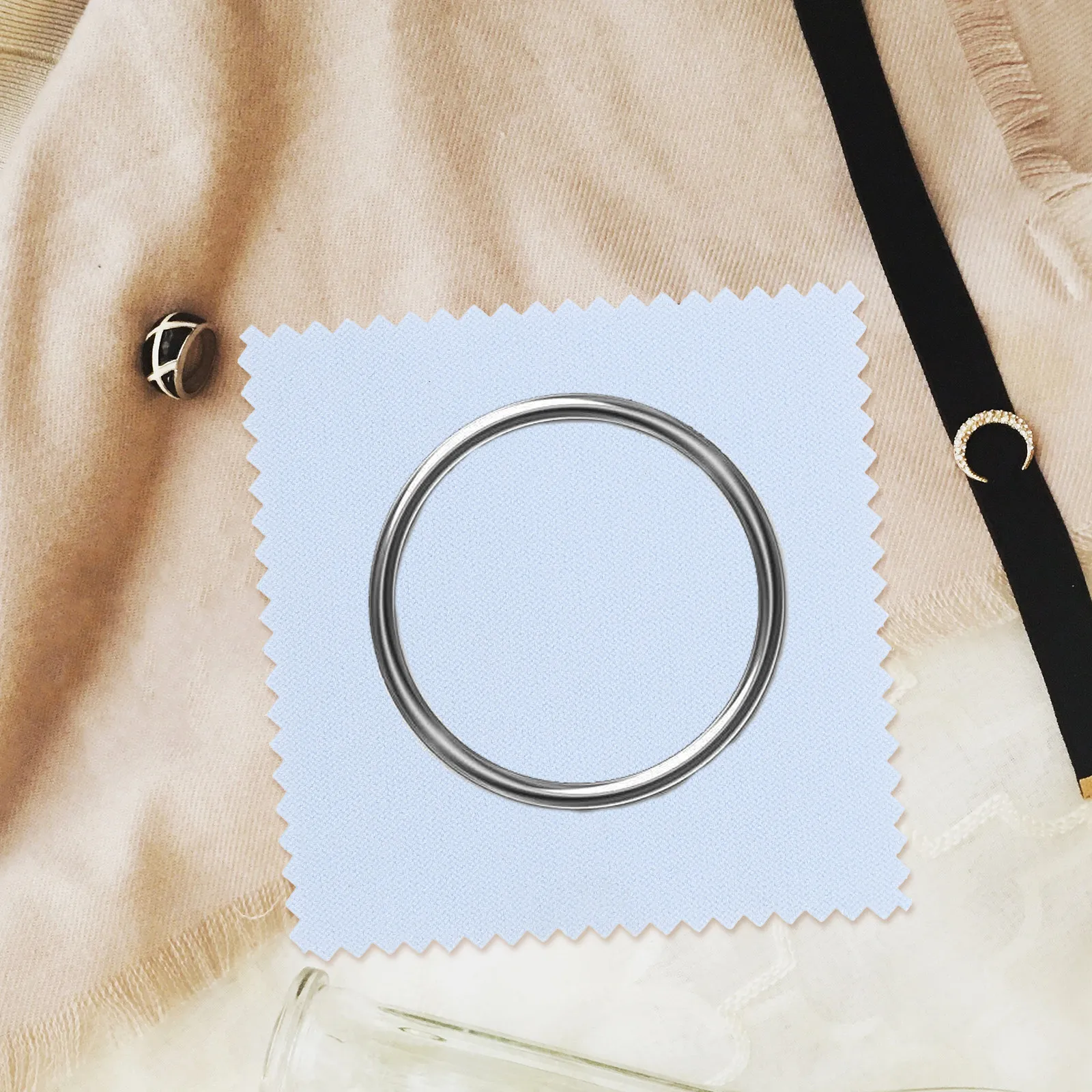 

30Pcs Silver Polishing Cloth for Jewelry Cleaning Two-Sided Soft Composite Wipe Cloth Restore Shine Oxidized