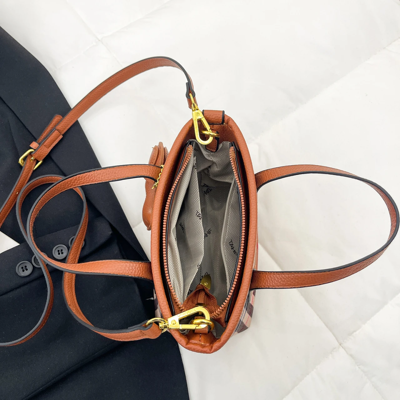 Современно-шикарная новинка 2025 года, женская роскошная брендовая кожаная сумка на плечо, известный дизайнер, повседневная, популярная, простая