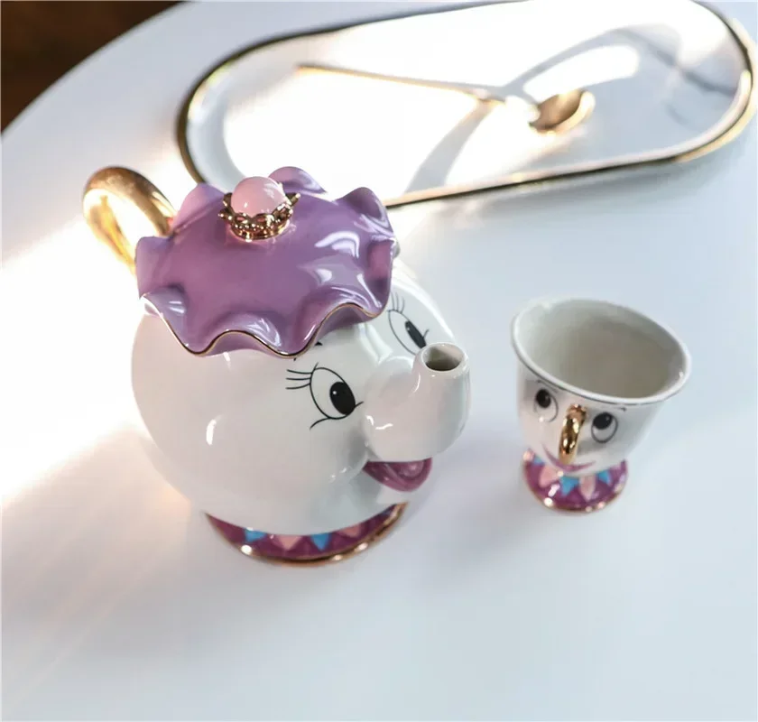 Disney teiera Cute Cartoon Beauty And The Beast caffettiere Mug Mrs Potts Chip Cup tazza da tè pentole un set da tè bollitore regali carini