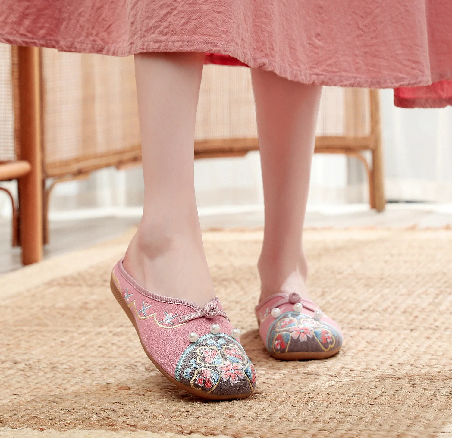 

35-40 Flat Embroidered Cloth Shoes Women Summer New Ethnic Style Collocation Hanfu Shoes Chinese