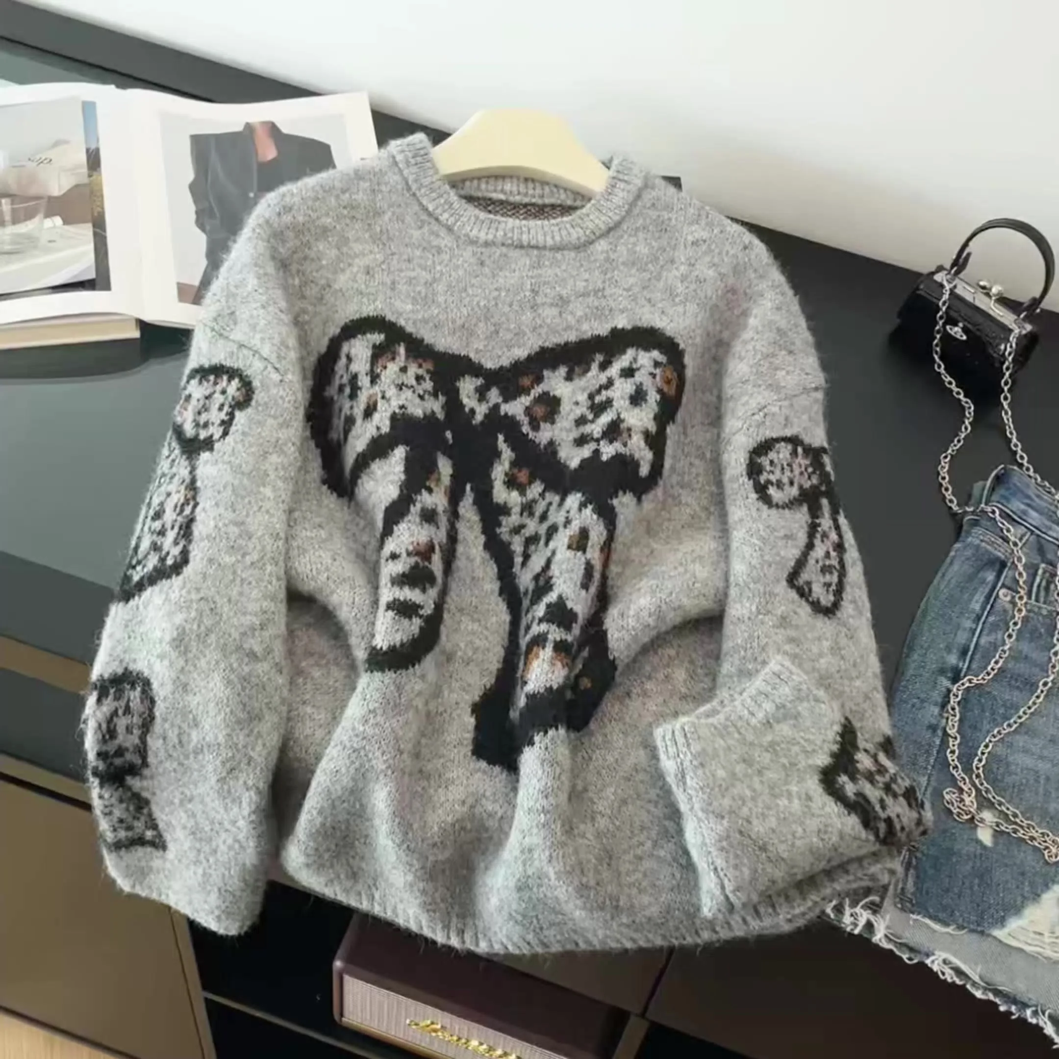 

Women's Grey O-Neck Pullover Bow Sweater 2000s Vintage Korean Style Long Sleeves Cozy Cashmere Sweater For Women Fashion Clothes