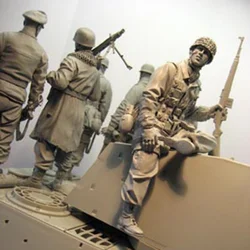 1 / 16 Resin Figure Soldier Man Model The Third Paratrooper Division  Soldier GK Hands on White Model