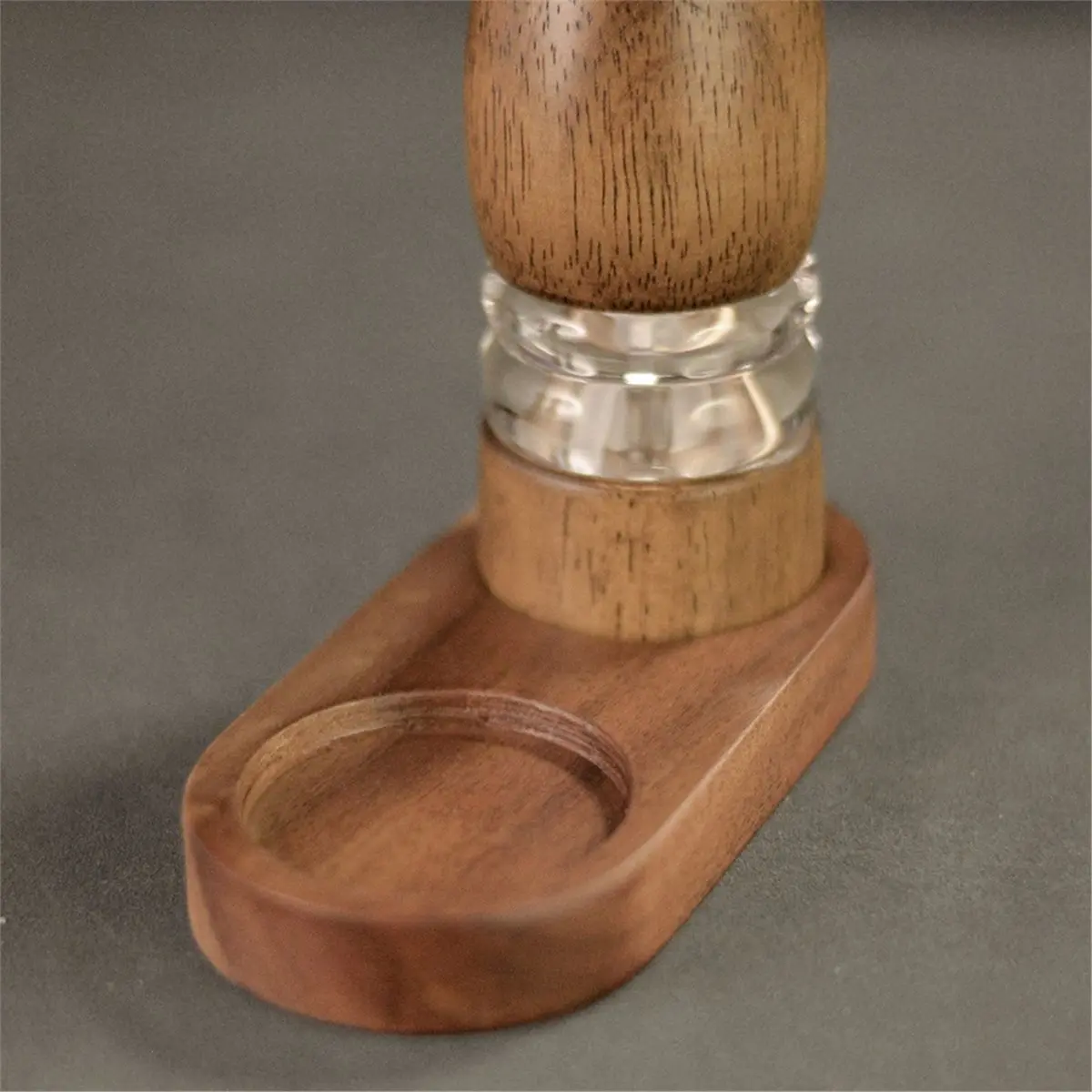 Industrial Tools Wood Salt and Pepper Grinder Mill Tray, Elegant Kitchen Accessory for Spices and Condiments