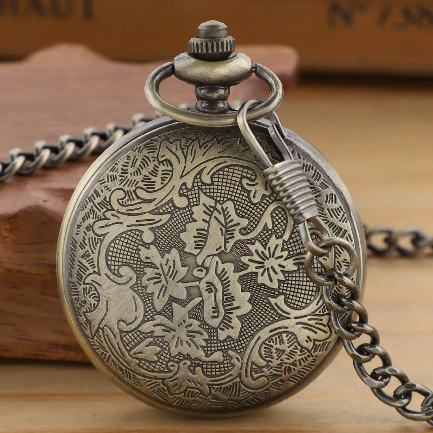 Bronze Gear Hollow Quartz Pocket Watch Necklace Pendant Men Women Watch or Women Men with Fob Chain Jewelry Accessories Gifts