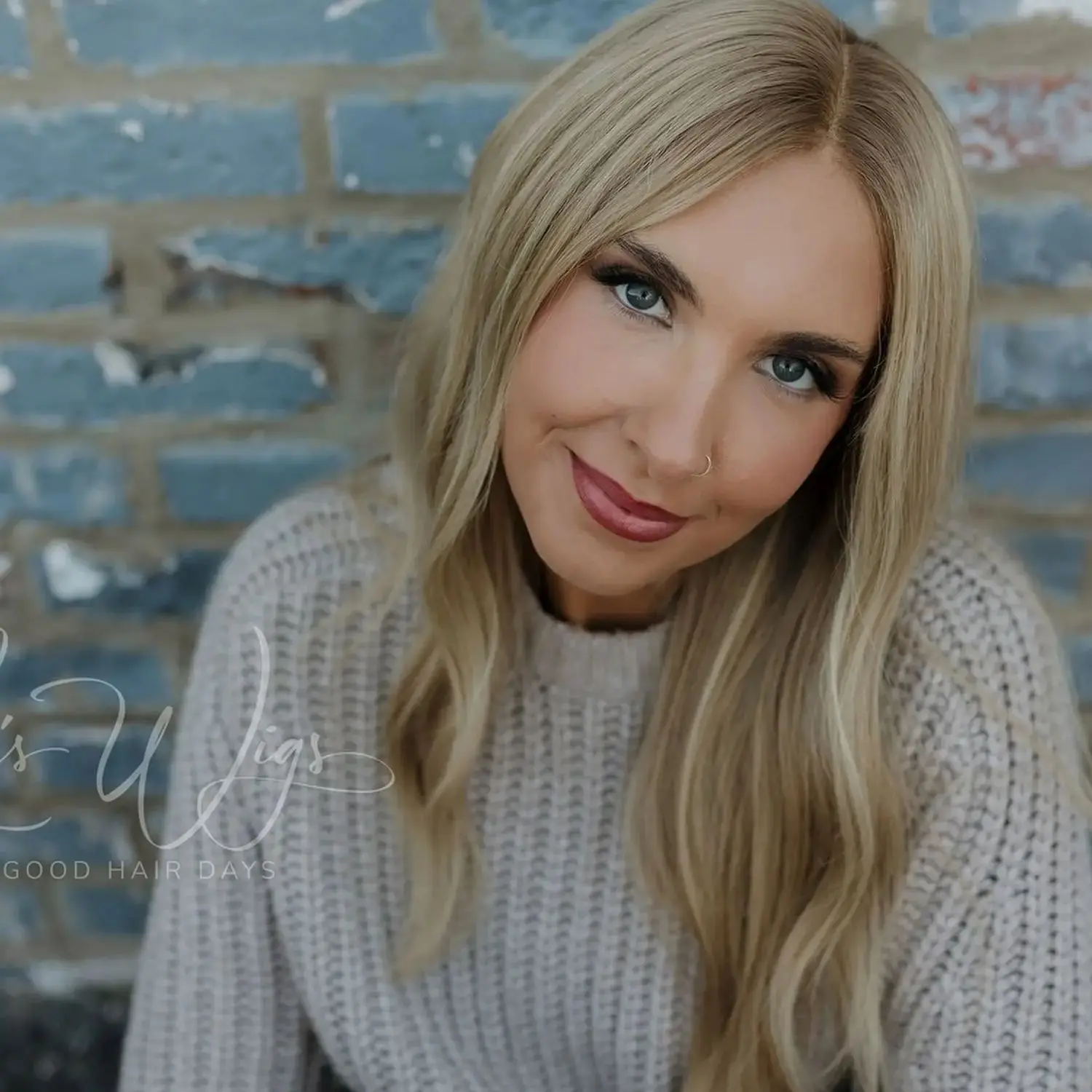 Synthetic Lace Front Wig New Style Ash Blonde Wig Futura Luxury Wavy Realistic Look Hairline Wig Heat Resistant Fiber for Women