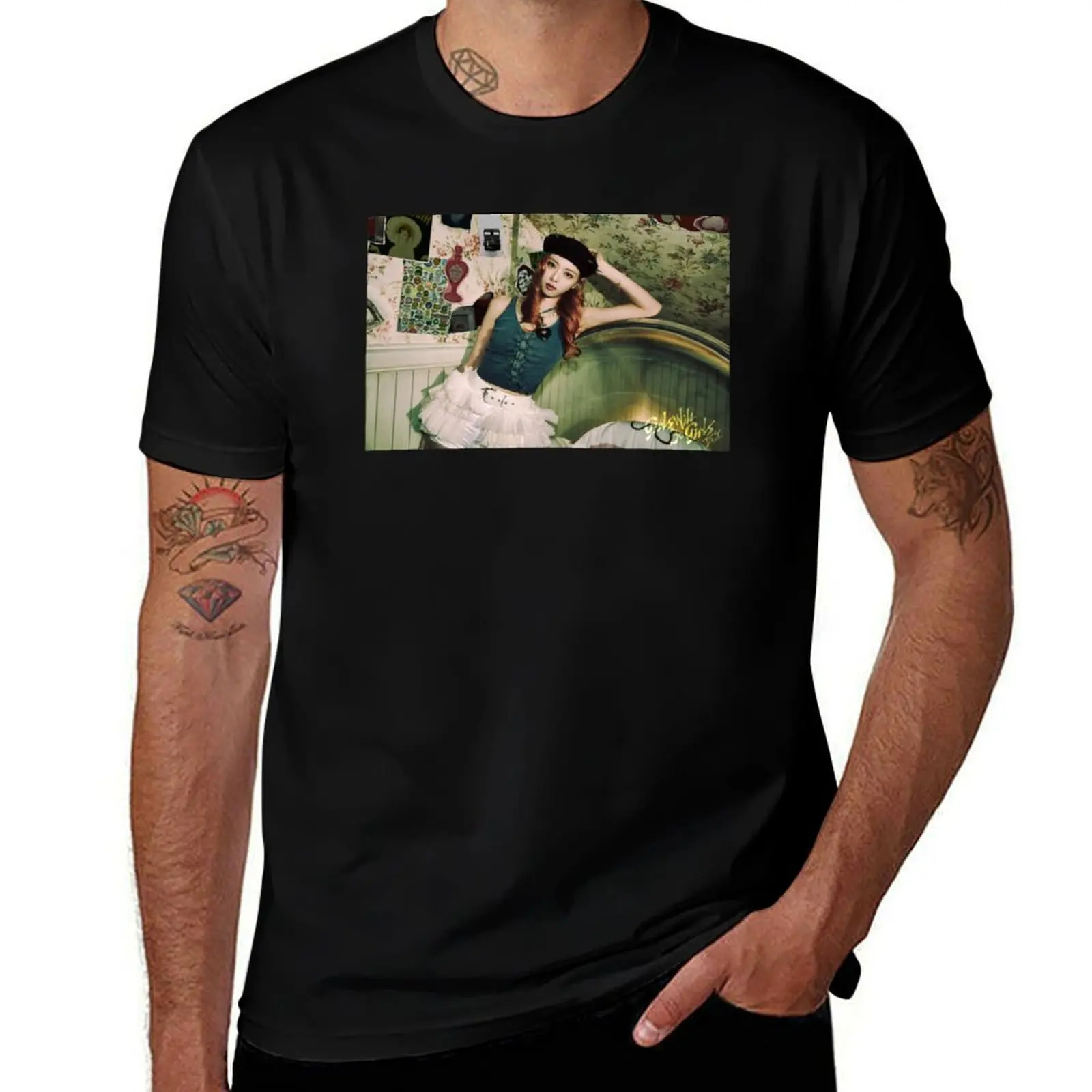 

YUNA ITZY (KPOP) T-Shirt sports fans aesthetic clothes custom shirt mens workout shirts