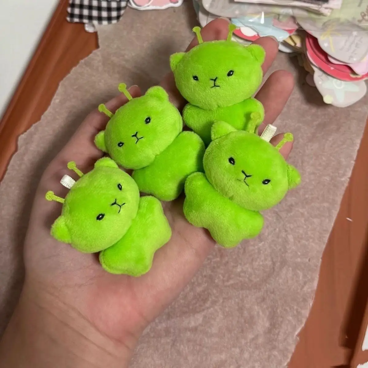 جديد الأخضر الغريبة القط أفخم القط الأخضر السلع لعبة من الكارتون محشوة الحيوان غرفة الديكور أفخم دمية عيد ميلاد لعيد الميلاد هدية الكريسماس