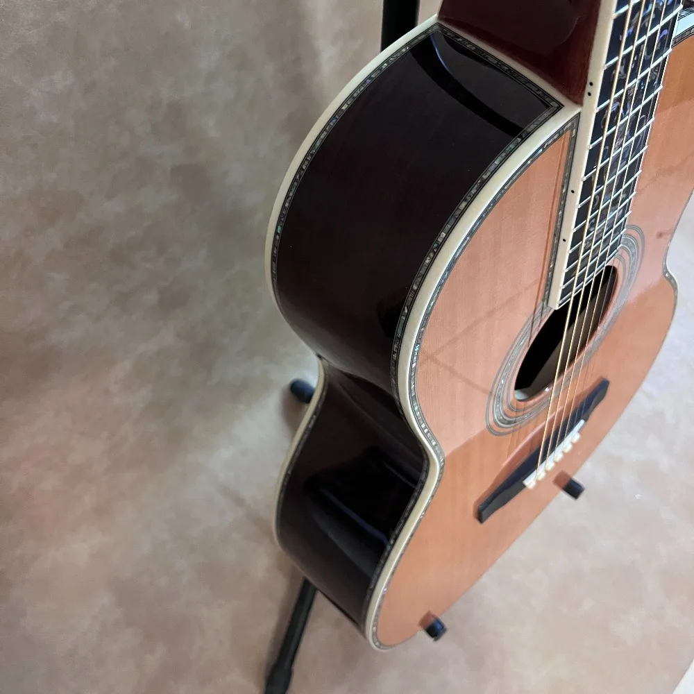 Light Reddish Brown 6 String 00045 Acoustic Guitar Mahogany Back Sides Vintage Slotted Headstock Full Finish Mellow Warm Tone for Fingerstyle Playing