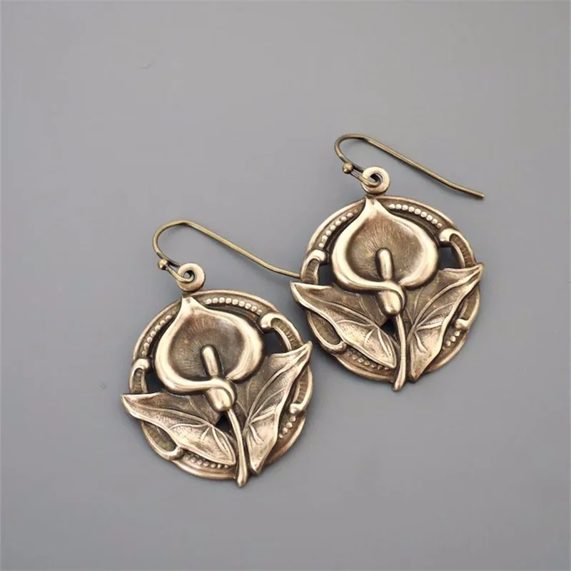 Vintage Silver Color Round Metal Carving Flower Earrings Women Minimalist Geometry Die-casting Pattern Dangle Earrings Jewelry