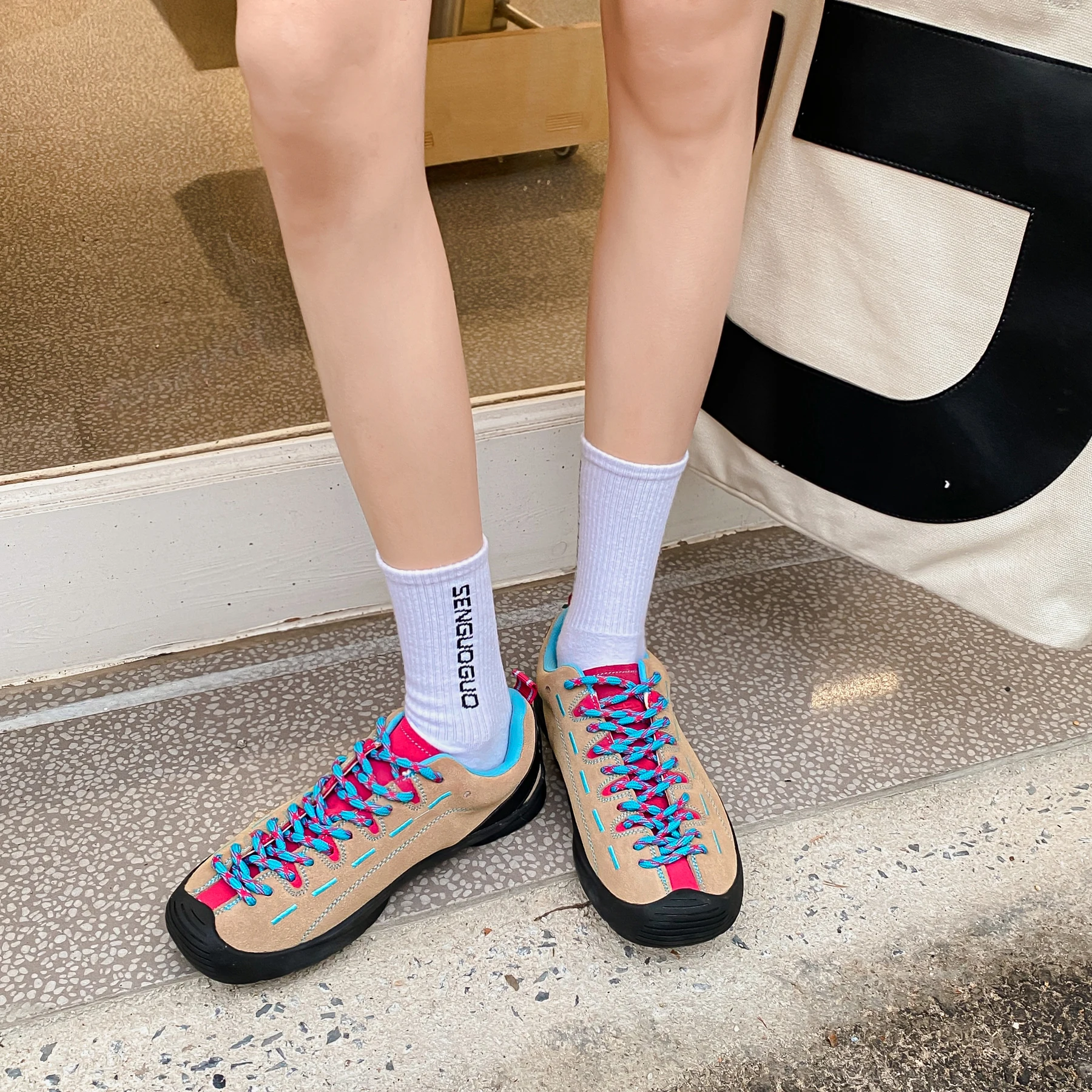 Hiking shoes men's outdoor hiking shoes men's high quality fashion casual snow boots comfortable wear-resistant non-slip shoes