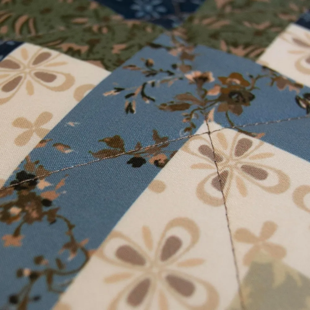 طقم لحاف خفيف الوزن على طراز لودج لسرير كينج - 3 قطع مع لحاف وسادتين، تصميم فورست هيل #5