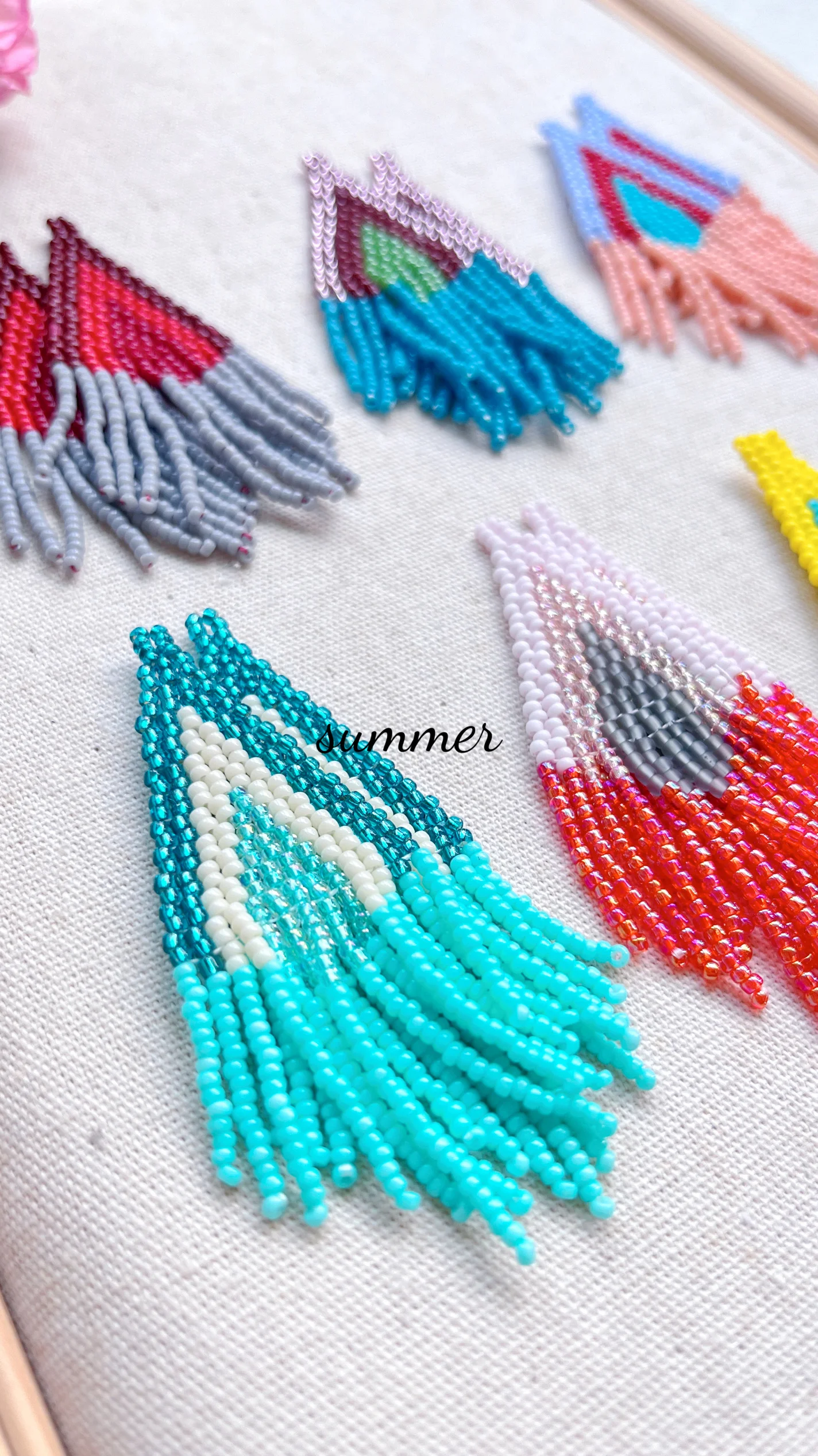 ZGMXR Pendientes de cuentas de arroz Borla Geometría Bohemia Aleación Tejido a mano Original Arco Iris Color degradado Pendientes de cuentas de moda simples