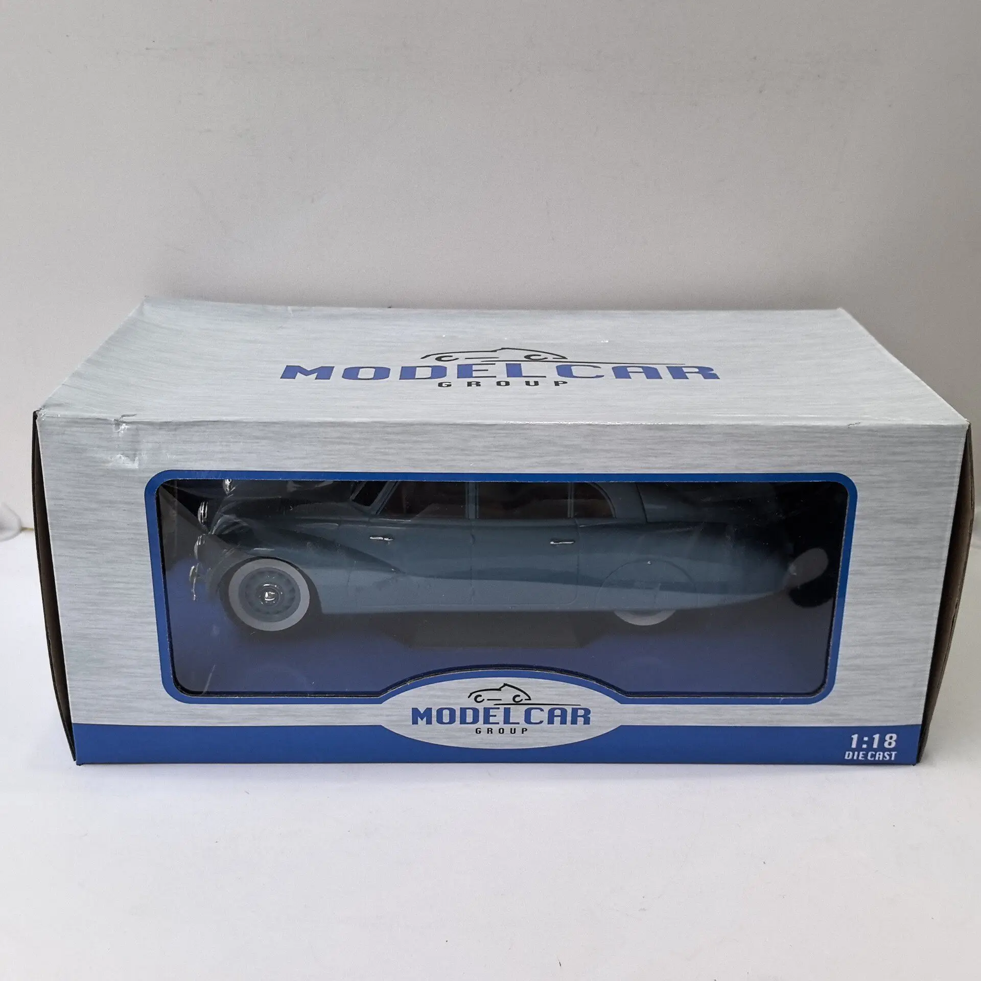 MCG Diecast 1/18 Scale TATRA 87 Vintage Car V7 Alloy Car Model view 2