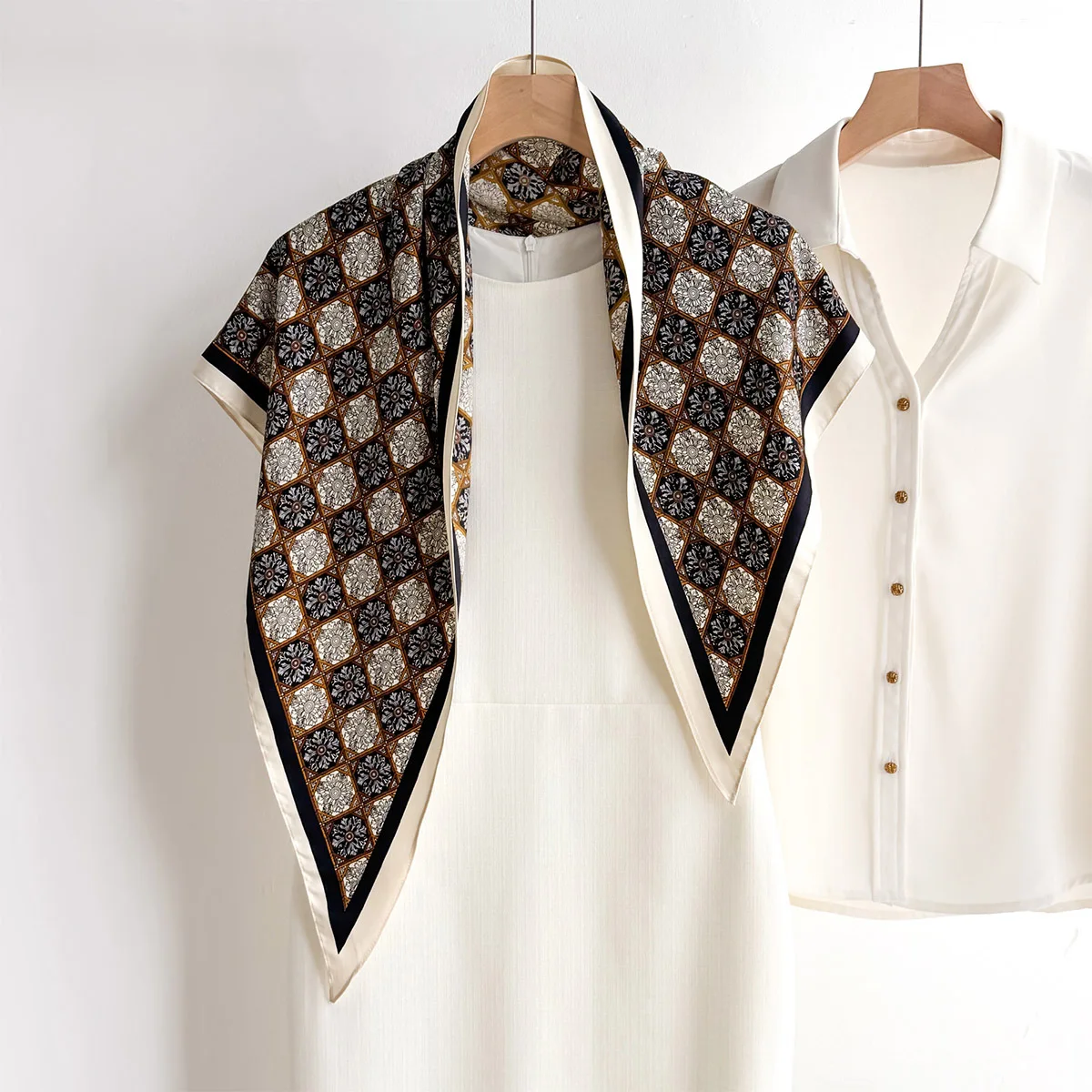 

Шелковый платок из твила для женщин: треугольный хиджаб, шали и накидки, женский фулярд, головной платок, элегантный цветочный узор, летний и осенний вариант, женская бандана