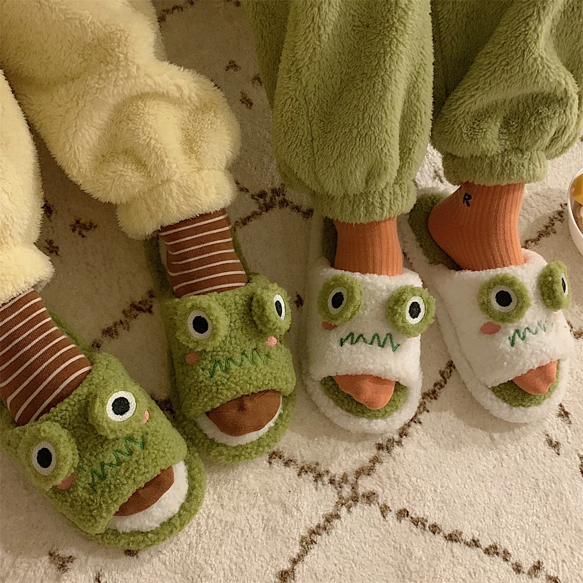 Women Faux Fur Slippers Cute Cartoon Frog Home Slipper Women Men Winter Warm Shoes Soft Plush Lovers Indoor House Floor Slides