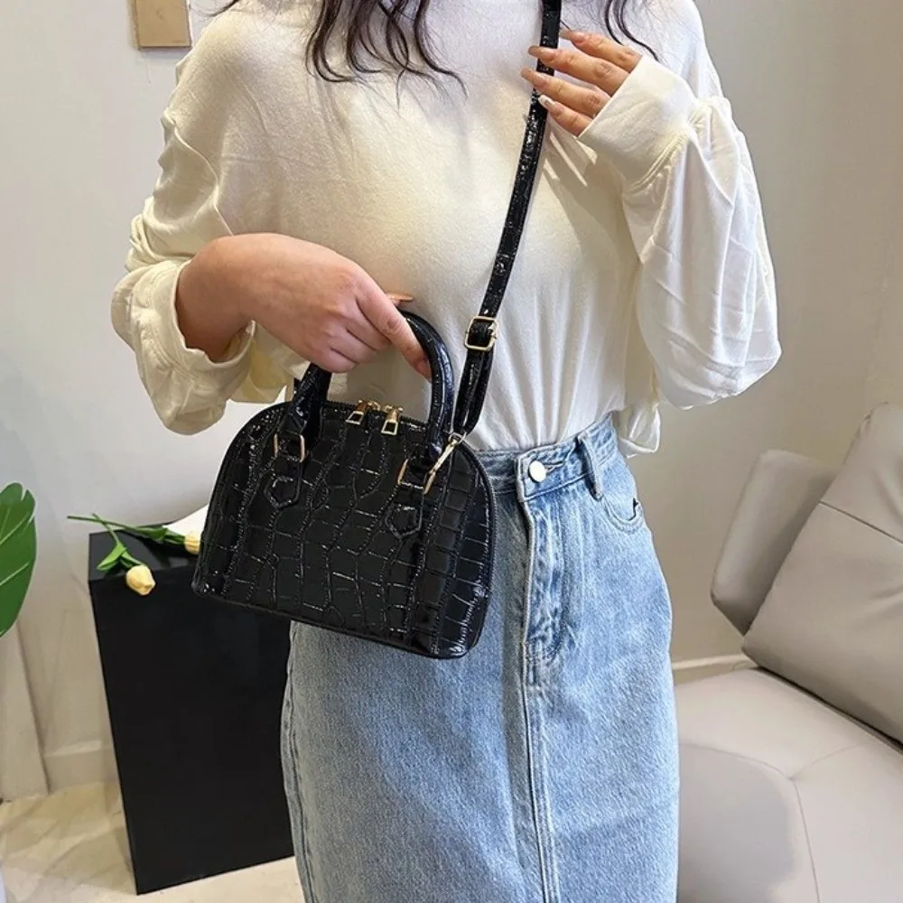 

Casual French Style Crocodile Pattern Shell Bag Mini Handheld Shoulder Bag Versatile PU Leather Women Handbags Travel