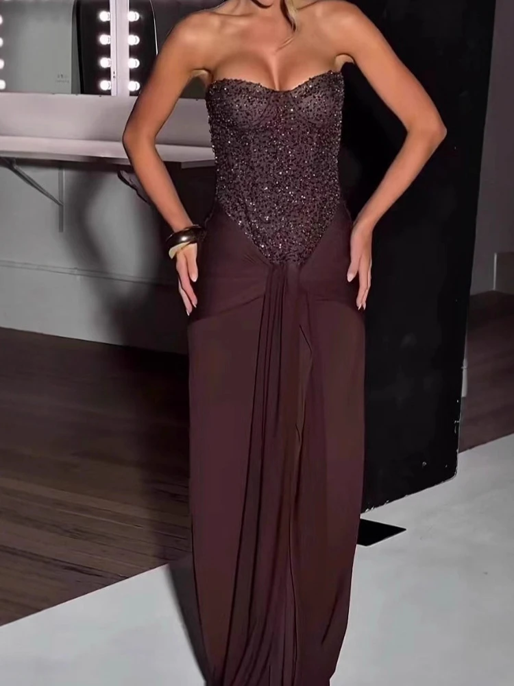 女性のセクシーなストラップレスノースリーブイブニングドレスファッションウエストスリムソリッドウェディングドレスエレガントなスパンコールスプライシングプリーツロングドレス