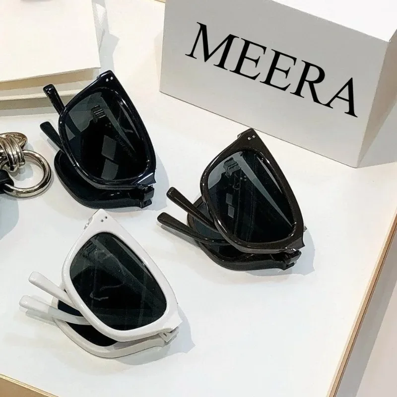 

Korea New Gm Folding Sunglasses, Portable, Ultra Light Sun Protection, UV Protection, Sunglasses for Both Men and Women
