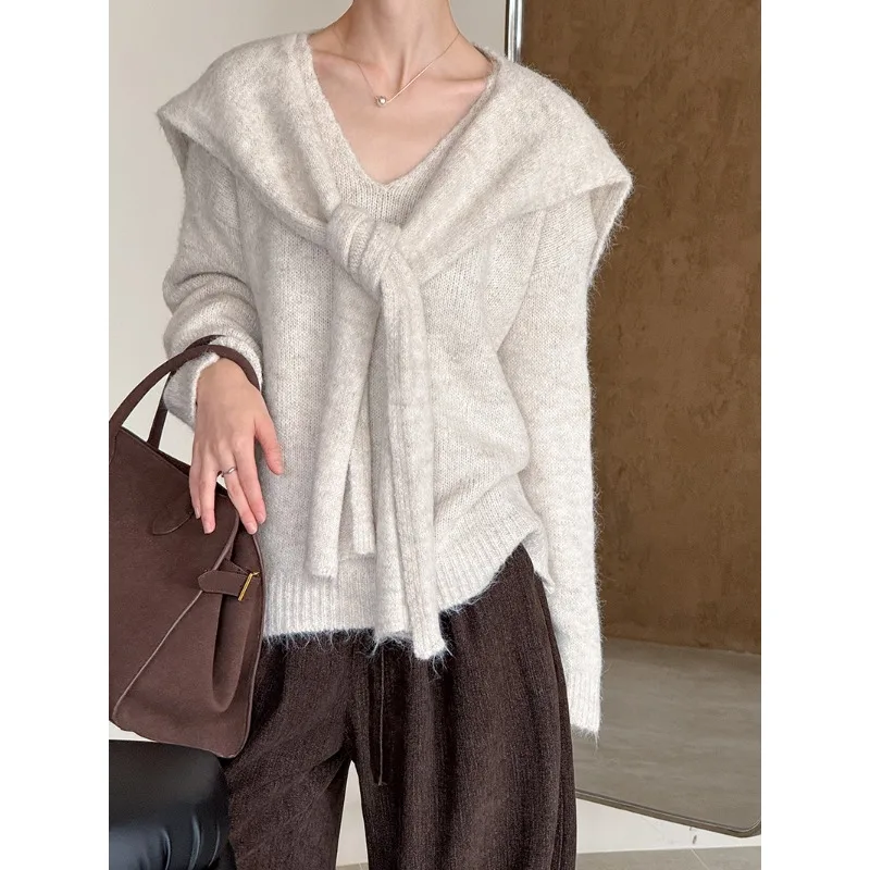 

2025 Early Autumn New Design Relaxed and Laid-back Style Woolen Top High-end Knitted Sweater + Shawl