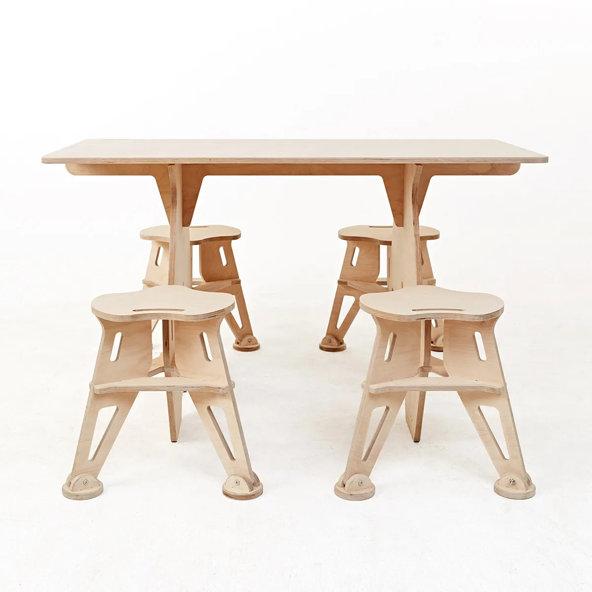 Nordic simple small apartment studio coffee milk tea shop industrial style designer integrated solid wood dining table and chair