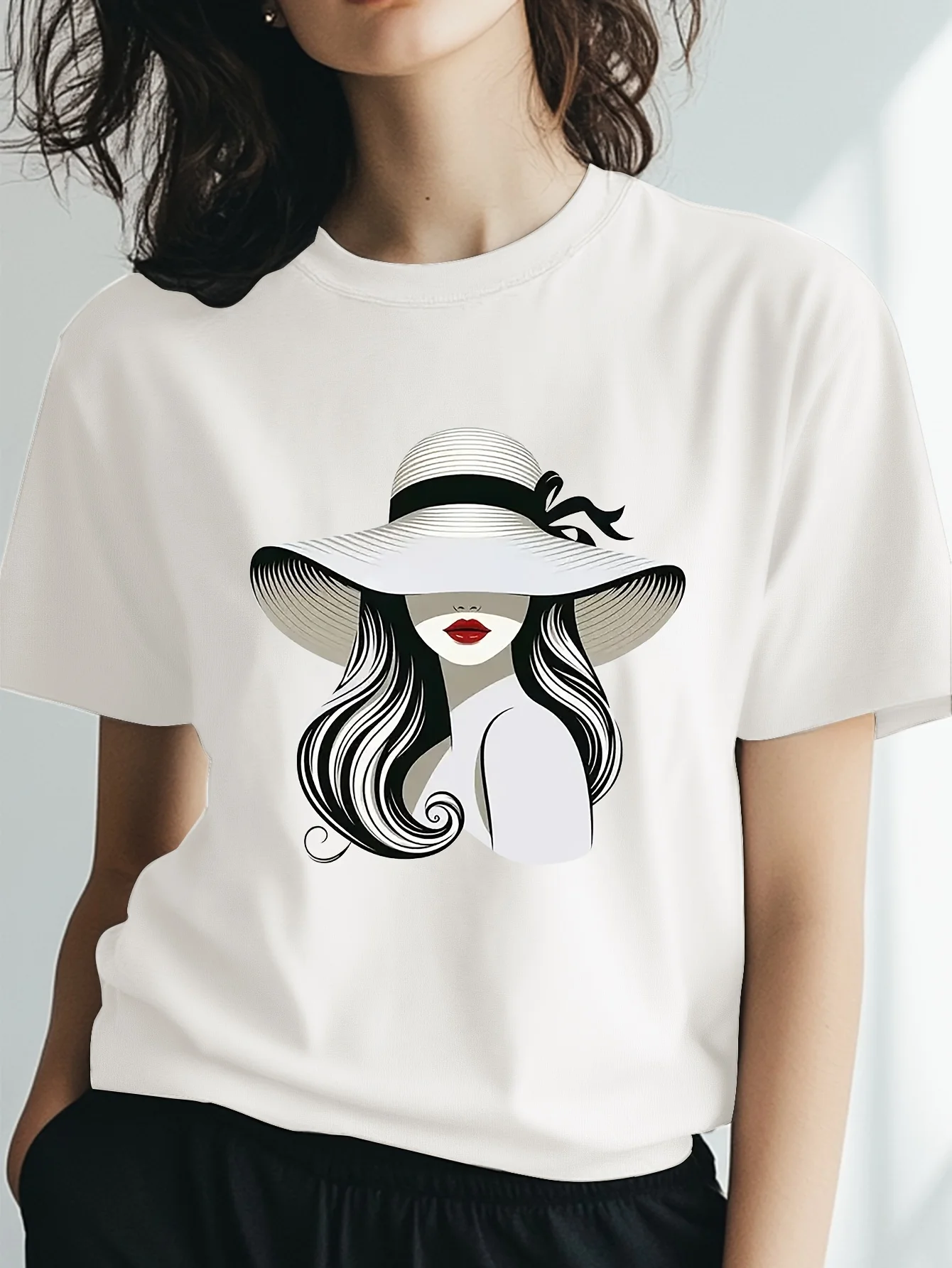 

Women's Wide-Brimmed Hat Print T-Shirt Round Neck Short Sleeve Cotton Tees Retro Hip Hop Y2k T-shirt Summer Tops Women Clothing