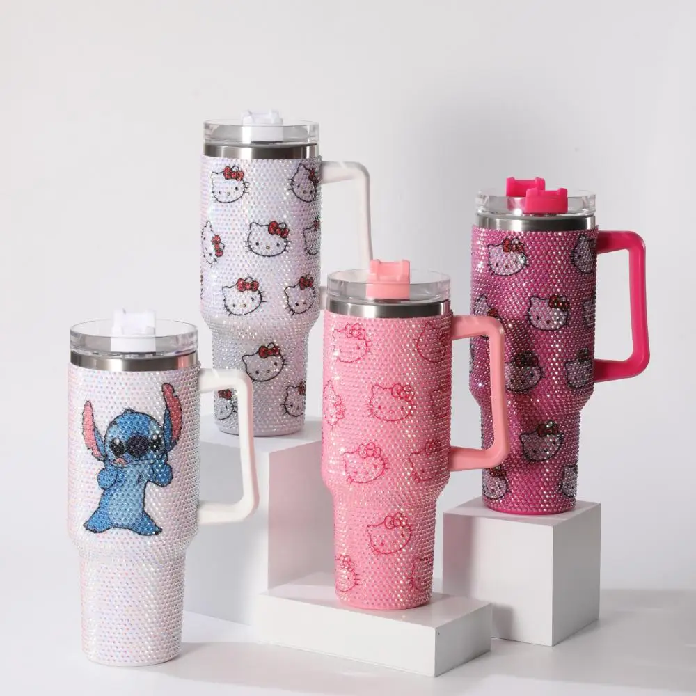 

Кружка для воды Kawaii Sanrio, Hello Kitty 40Oz с алмазной вставкой, мультяшный стежок, нержавеющая сталь, Изолированная кружка, ручка для автомобиля, кружка для воды