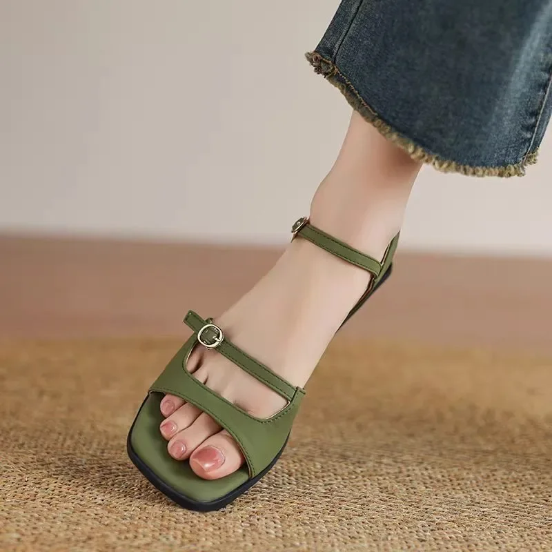 2026French Vintage Fashion Versatile Open Toe Strap Sandals Women Summer New Flat Sandals Plus Size