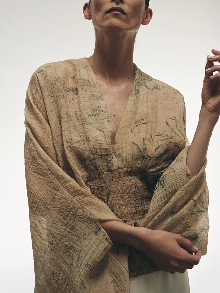 

New Arrival Autumn Faion Women's Loose Comfortable Long Sve V-Ne irt Ele Personali 2025 Seasonal Wear