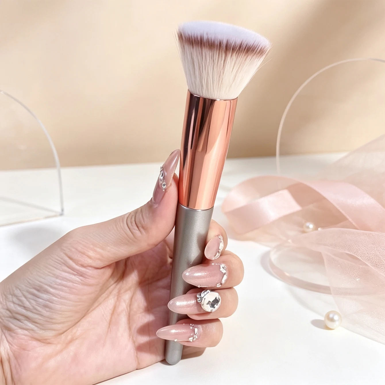 1-Piece Round-Head Makeup Brush, Professional Powder Brush, Concealer Brush, Blush Brush, Soft and Dense Bristles, Portable Travel and Daily Makeup Tool, Ideal Beauty Gift for Women and Makeup Enthusiasts