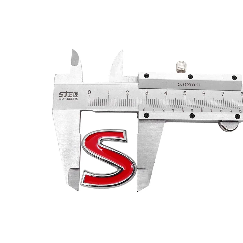 1 adet Kırmızı S Logo Araba Sticker 3D Amblem Rozet Çıkartması