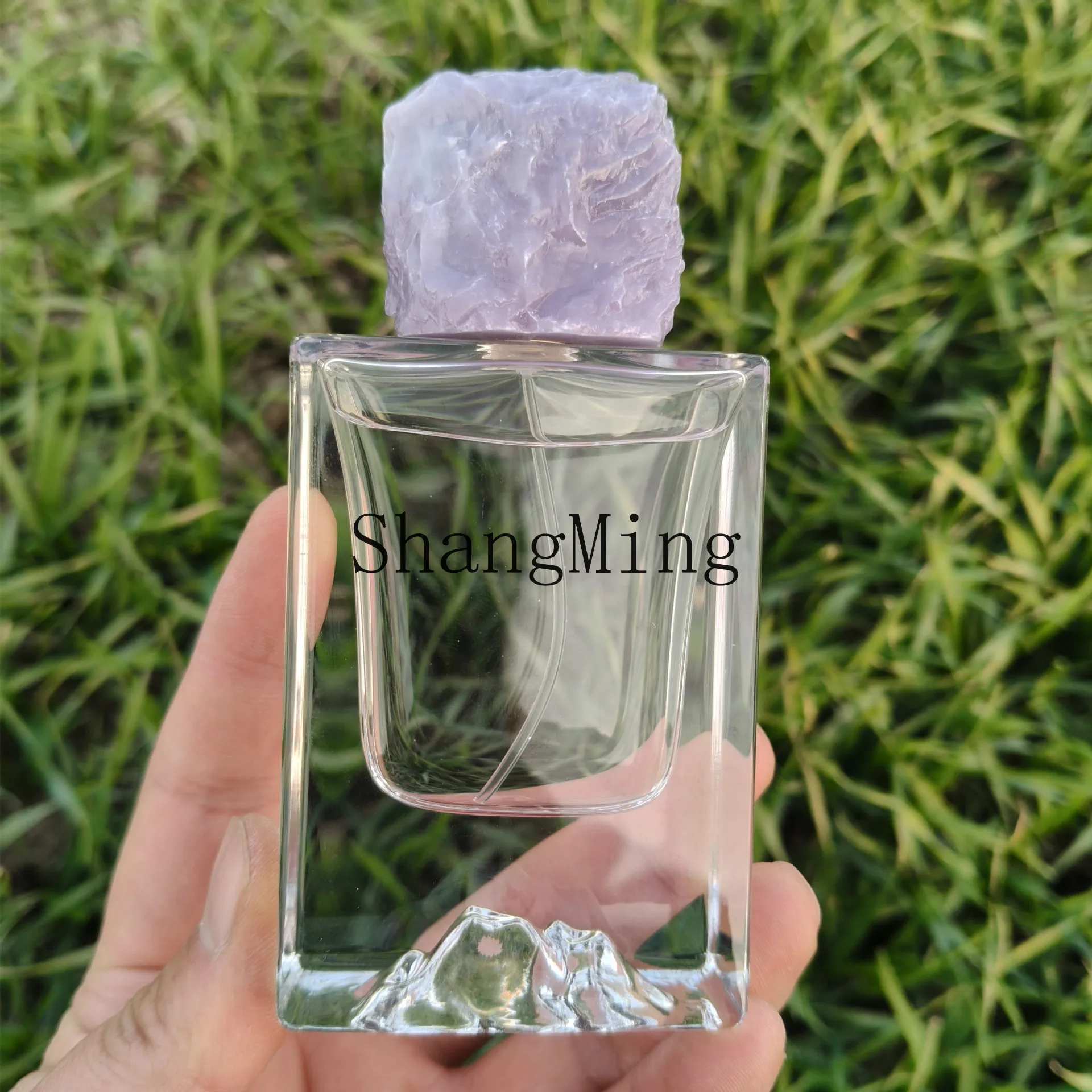 

DSA perfume bottle Flat square mountain bottom crystal white material glass perfume bottle, stone cover perfume bottle